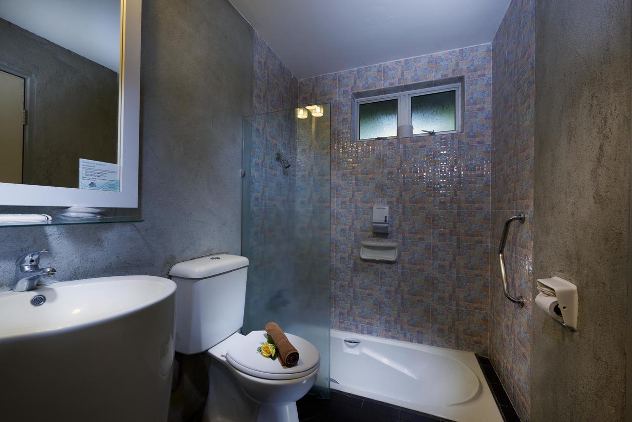 Paya Beach Spa&Dive Resort Kampung Genting Bagian luar foto